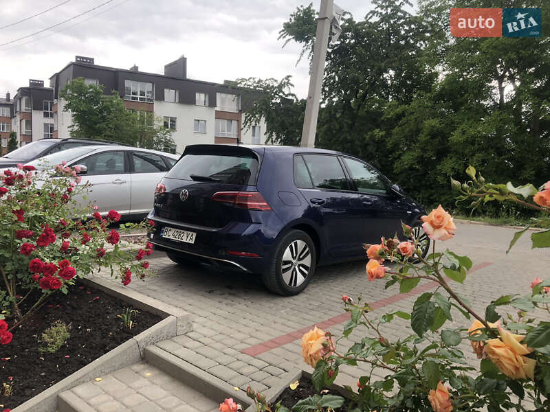 Хэтчбек Volkswagen e-Golf 2018 в Львове