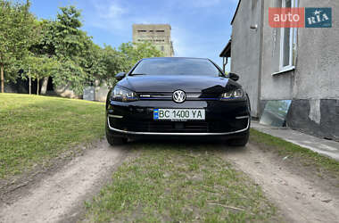 Хэтчбек Volkswagen e-Golf 2015 в 