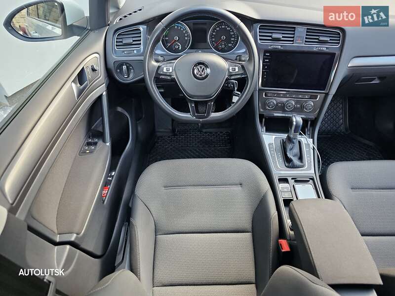 Хэтчбек Volkswagen e-Golf 2017 в Луцке
