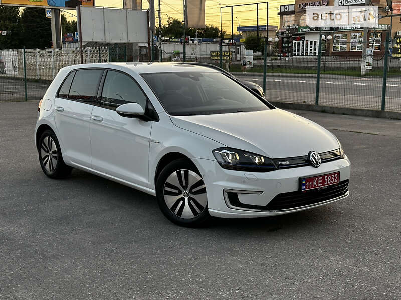 Хетчбек Volkswagen e-Golf 2016 в 