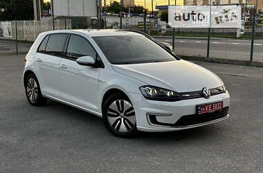 Хетчбек Volkswagen e-Golf 2016 в 