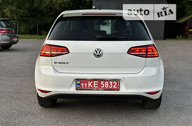 Хетчбек Volkswagen e-Golf 2016 в 