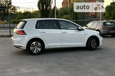 Хетчбек Volkswagen e-Golf 2016 в 