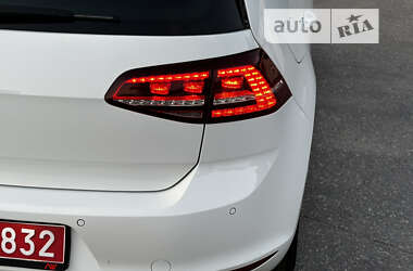 Хетчбек Volkswagen e-Golf 2016 в 