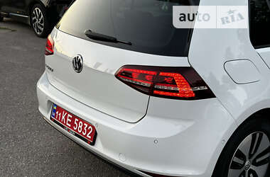 Хетчбек Volkswagen e-Golf 2016 в 