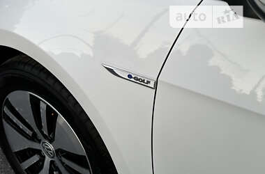 Хетчбек Volkswagen e-Golf 2016 в 