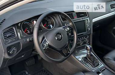Хетчбек Volkswagen e-Golf 2016 в 