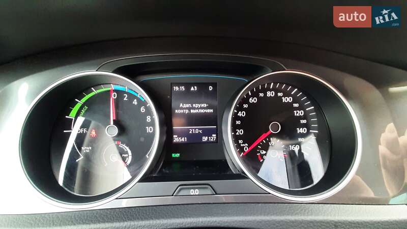 Хэтчбек Volkswagen e-Golf 2015 в Киеве