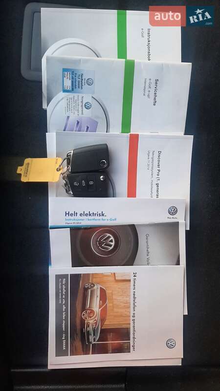 Хэтчбек Volkswagen e-Golf 2015 в Киеве