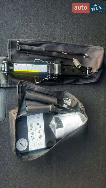 Хэтчбек Volkswagen e-Golf 2015 в Киеве