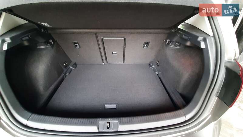 Хэтчбек Volkswagen e-Golf 2015 в Киеве