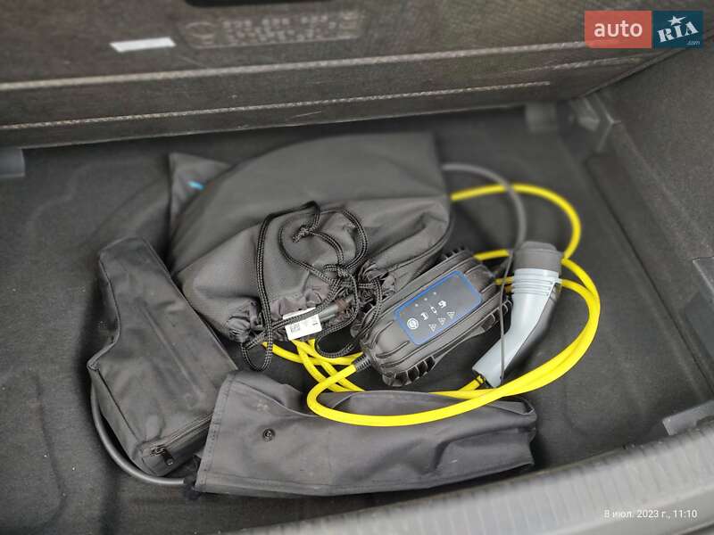 Хетчбек Volkswagen e-Golf 2020 в Черкасах