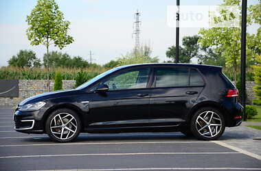 Хетчбек Volkswagen e-Golf 2018 в 