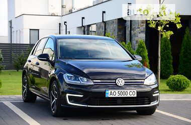 Хетчбек Volkswagen e-Golf 2018 в 