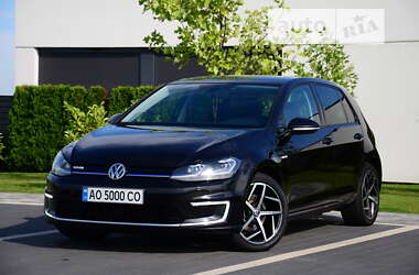 Хетчбек Volkswagen e-Golf 2018 в 
