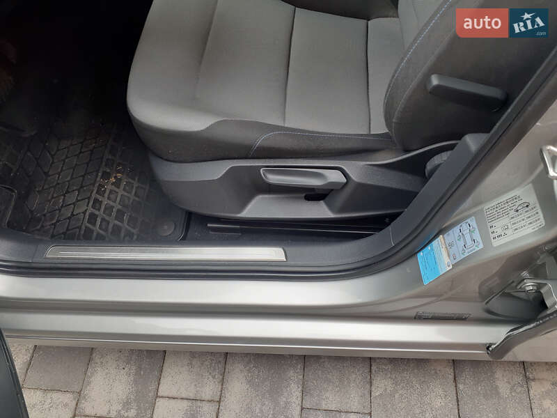 Хетчбек Volkswagen e-Golf 2014 в Мукачевому