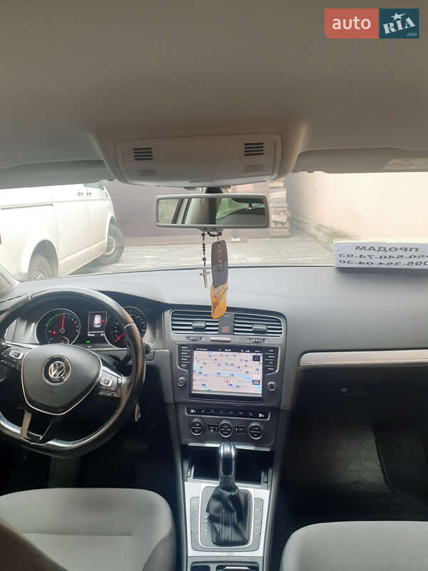 Хетчбек Volkswagen e-Golf 2014 в Мукачевому