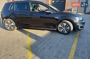 Хэтчбек Volkswagen e-Golf 2016 в 
