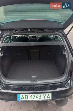Хэтчбек Volkswagen e-Golf 2016 в 