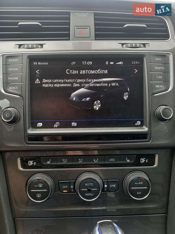 Хетчбек Volkswagen e-Golf 2016 в Вінниці