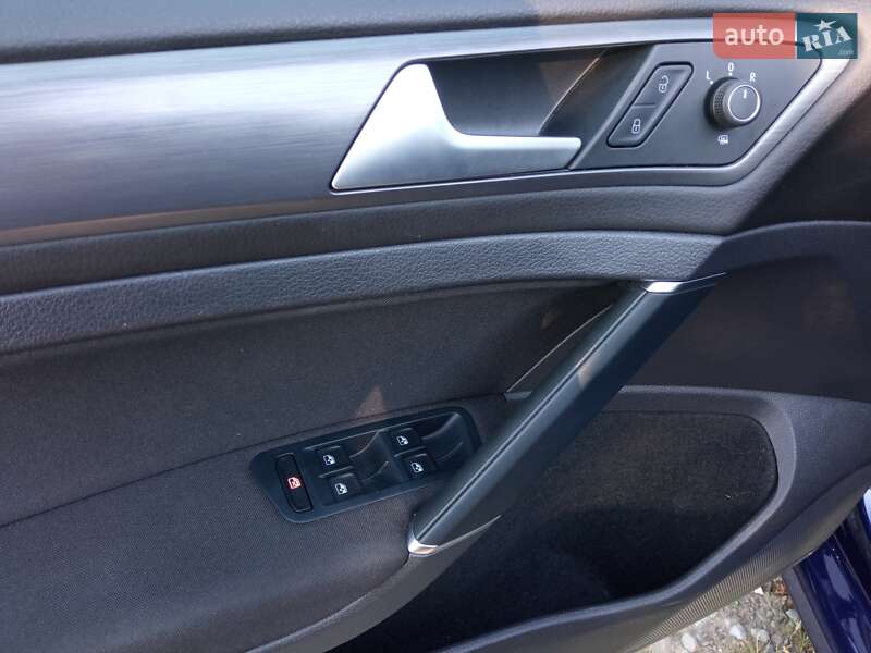 Хетчбек Volkswagen e-Golf 2020 в Чернівцях