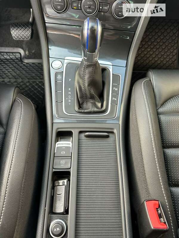 Хетчбек Volkswagen e-Golf 2017 в Луцьку