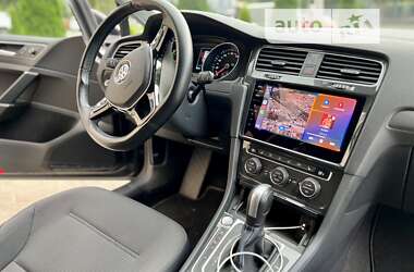 Хэтчбек Volkswagen e-Golf 2020 в 