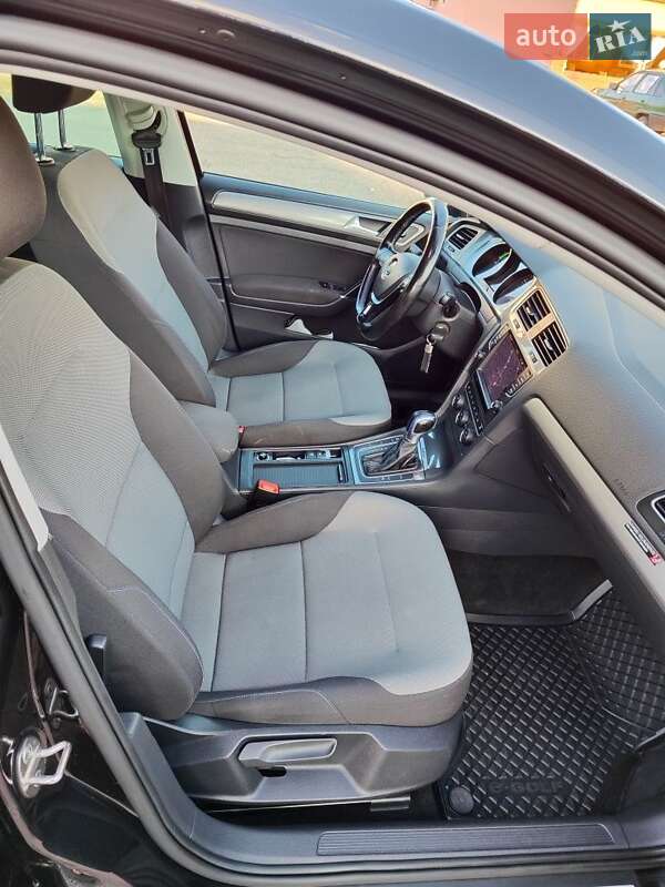 Хетчбек Volkswagen e-Golf 2015 в Харкові