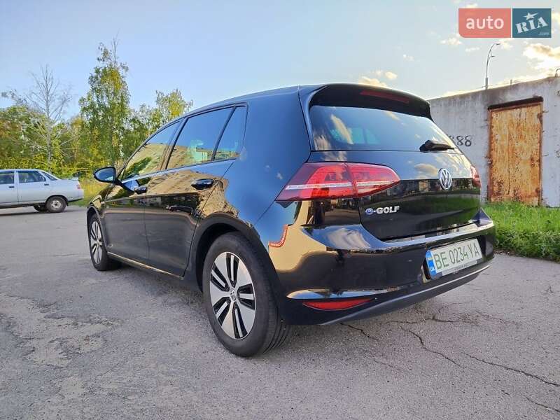 Хетчбек Volkswagen e-Golf 2015 в Харкові