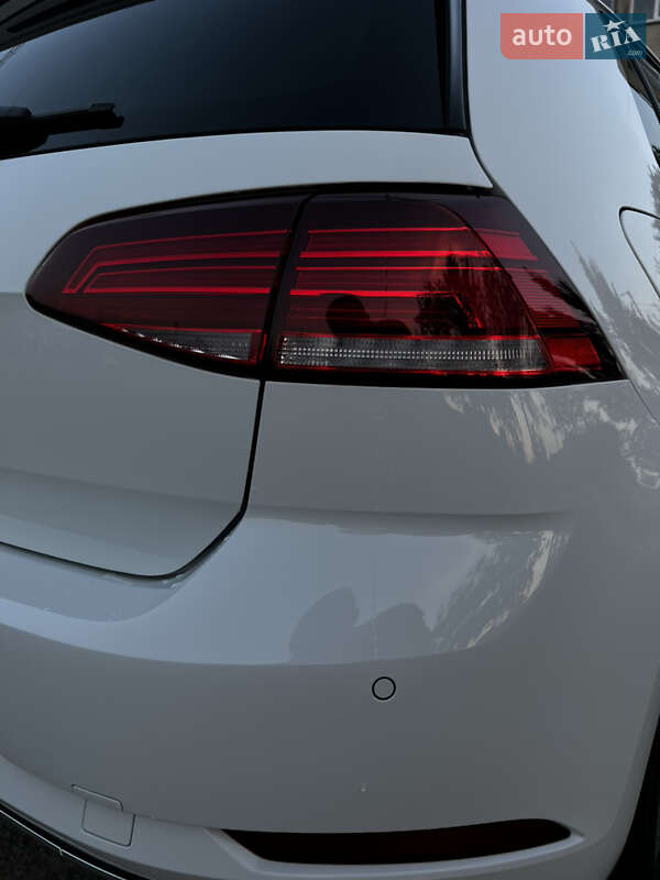 Хетчбек Volkswagen e-Golf 2020 в Івано-Франківську