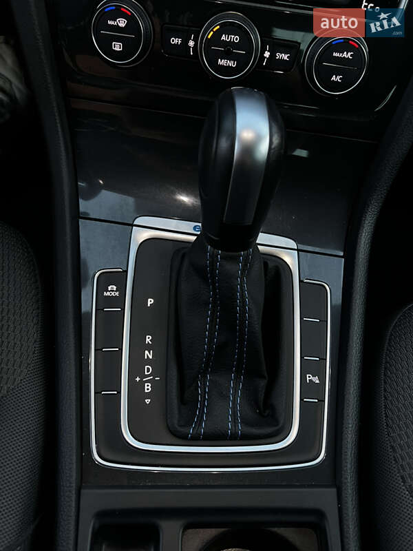 Хетчбек Volkswagen e-Golf 2020 в Івано-Франківську