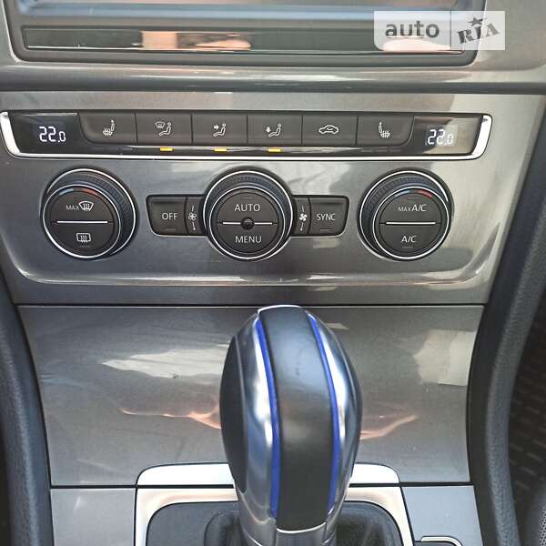 Хетчбек Volkswagen e-Golf 2015 в Старокостянтинові фото 52 Хетчбек Volkswagen e-Golf 2015 в Старокостянтинові