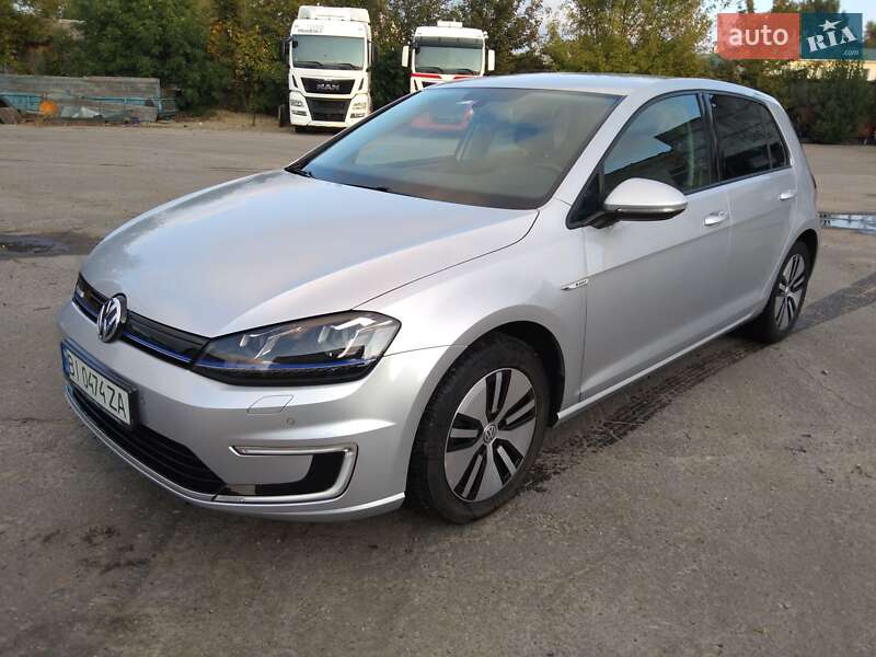 Volkswagen e-Golf 2016