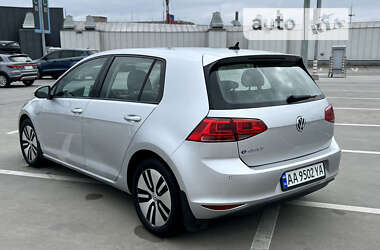 Хетчбек Volkswagen e-Golf 2015 в Києві