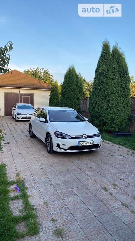 Хэтчбек Volkswagen e-Golf 2018 в 