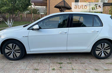 Хэтчбек Volkswagen e-Golf 2018 в 
