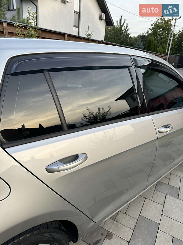 Хетчбек Volkswagen e-Golf 2014 в Луцьку