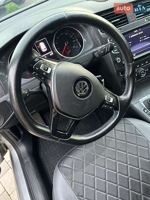 Хетчбек Volkswagen e-Golf 2014 в Луцьку