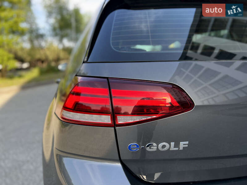 Хэтчбек Volkswagen e-Golf 2017 в Новояворовске