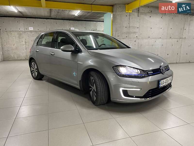 Volkswagen e-Golf 2015