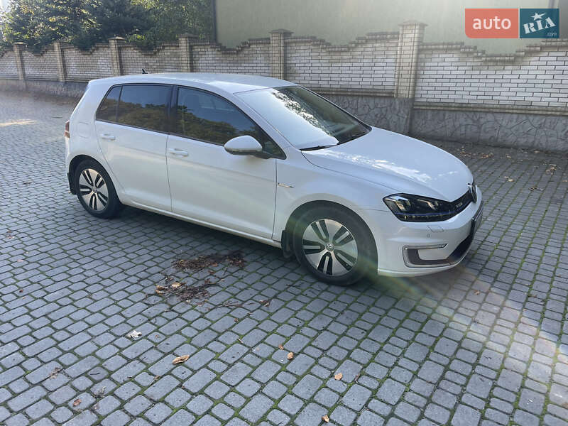 Хетчбек Volkswagen e-Golf 2016 в Львові