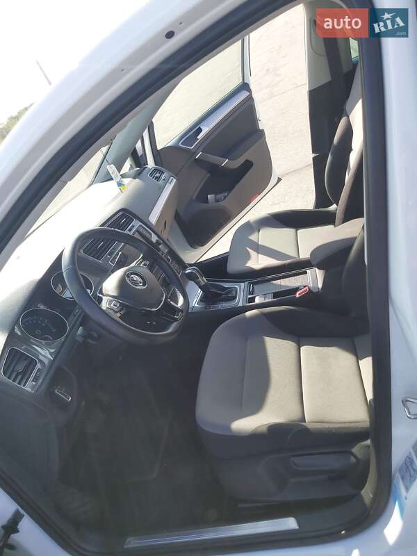 Хетчбек Volkswagen e-Golf 2015 в Запоріжжі