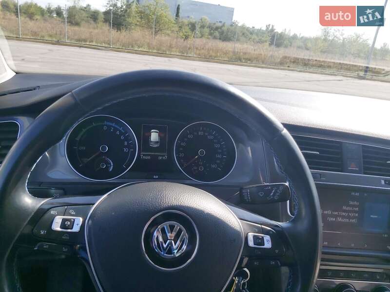 Хетчбек Volkswagen e-Golf 2015 в Запоріжжі