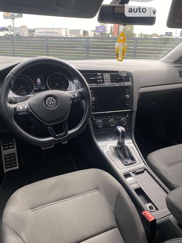 Хэтчбек Volkswagen e-Golf 2019 в Ужгороде