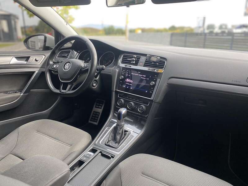 Хэтчбек Volkswagen e-Golf 2019 в Ужгороде