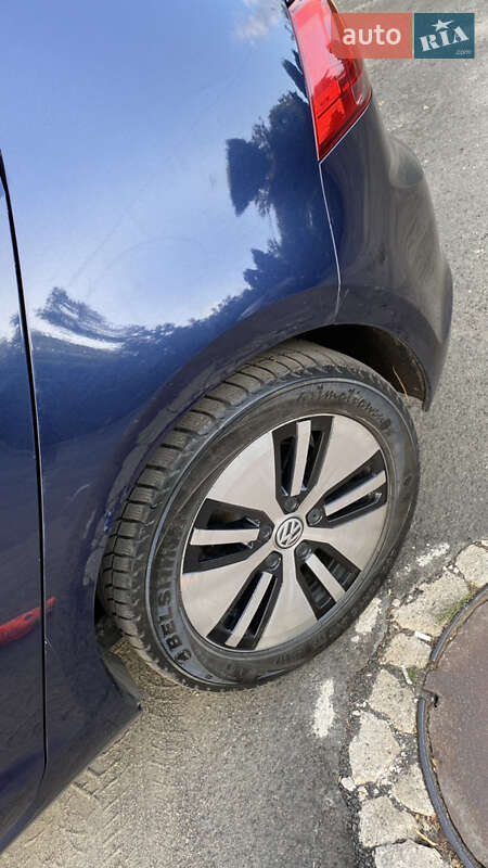 Хетчбек Volkswagen e-Golf 2016 в Києві