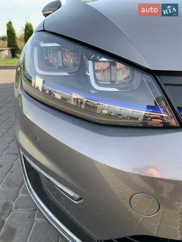 Хетчбек Volkswagen e-Golf 2015 в Львові