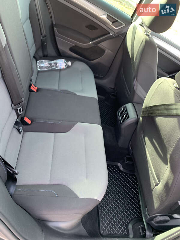 Хетчбек Volkswagen e-Golf 2015 в Львові