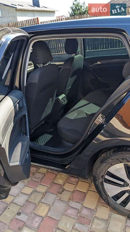 Хетчбек Volkswagen e-Golf 2017 в Кривому Розі