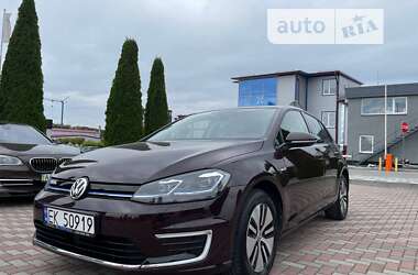 Хэтчбек Volkswagen e-Golf 2017 в Городке